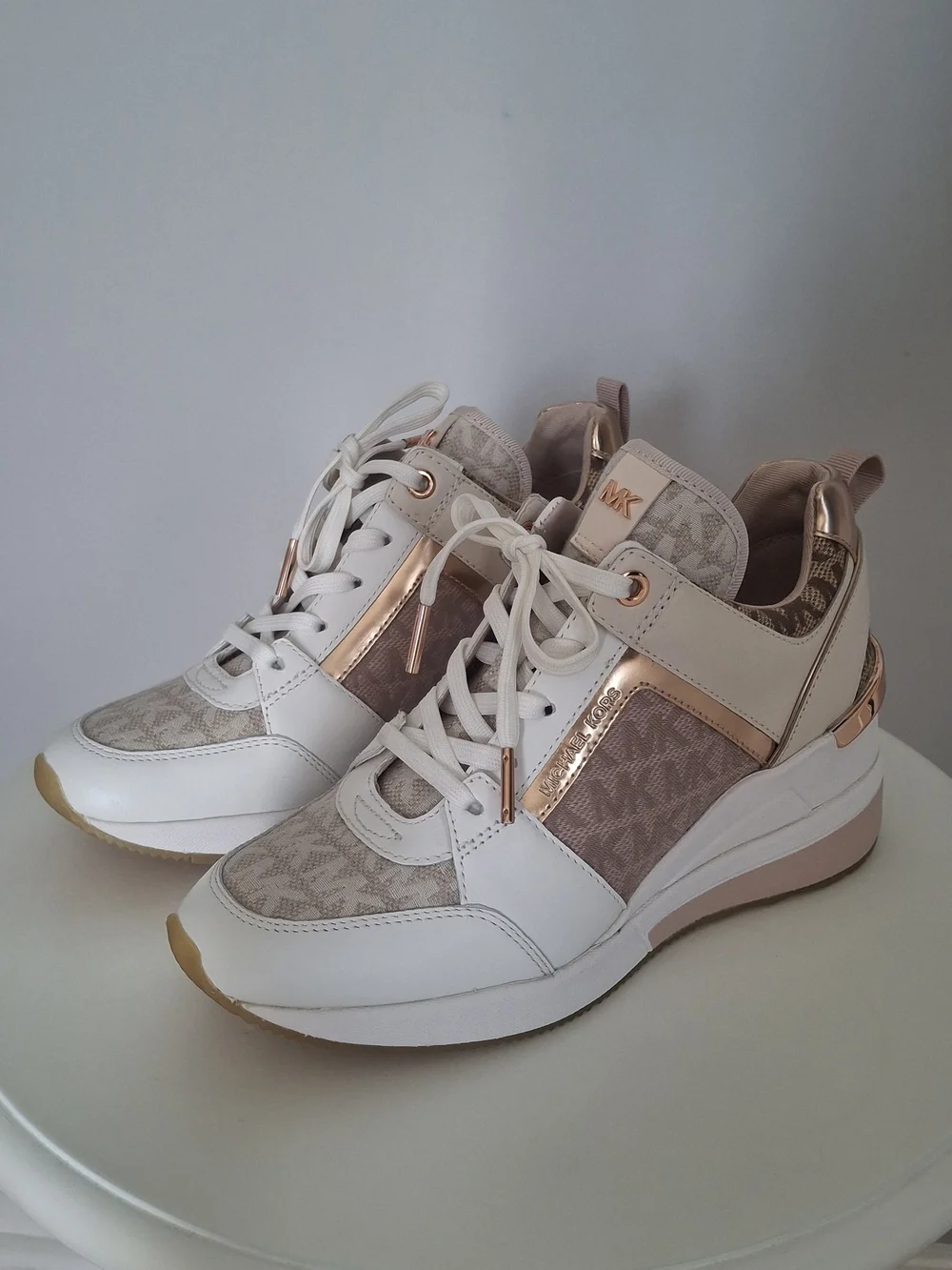 MICHAEL Michael Kors Georgie Trainer Sneakers White & Rose Gold Size 6M Like New